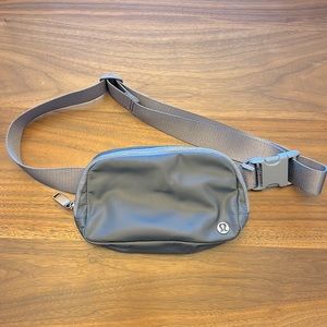 Lululemon Everywhere Belt Bag 1L